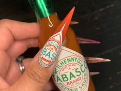 Unik & Kreatif, Ada Nail Art Bertema Saus Tobasco