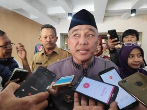 Suara Wali Kota untuk Pengendara di Lampu Merah Depok Suara Wali Kota untuk Pengendara di Lampu Merah Depok