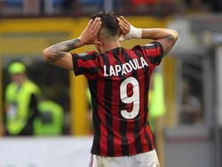Gianluca Lapadula cuma bermain satu musim di Milan. Striker yang diboyong dari Pescara itu mencetak delapan gol dari 29 penampilan. (Foto: Marco Luzzani/Getty Images)