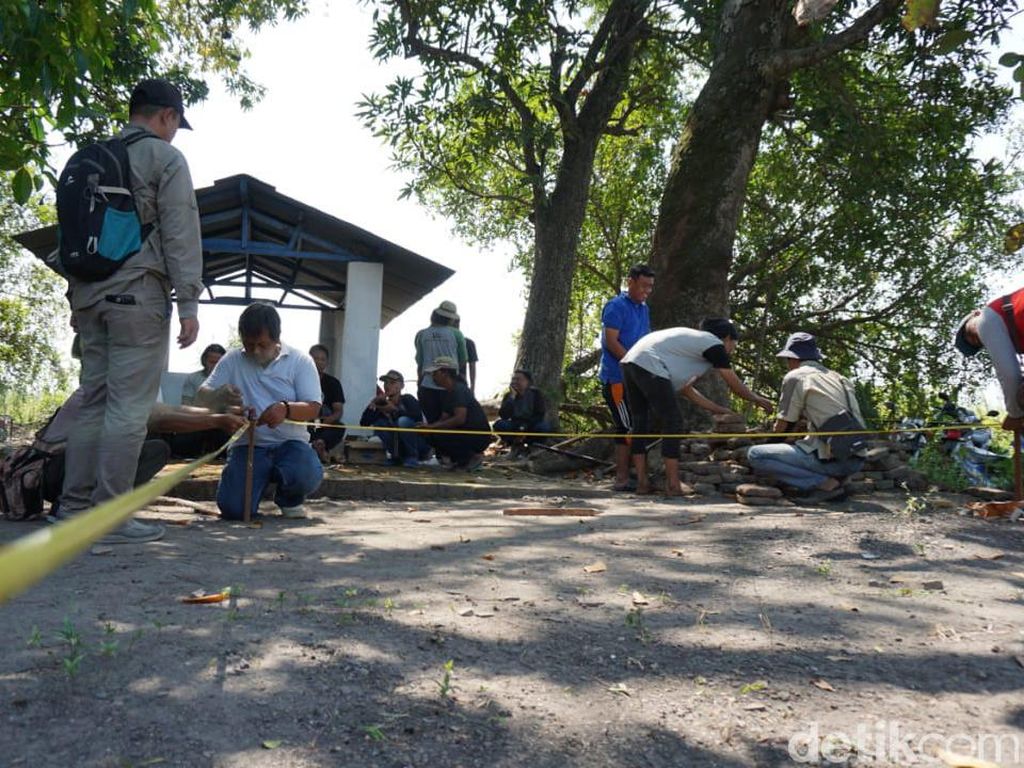 Situs Diduga Peninggalan Kahuripan di Sidoarjo Mulai Diekskavasi Situs Diduga Peninggalan Kahuripan di Sidoarjo Mulai Diekskavasi