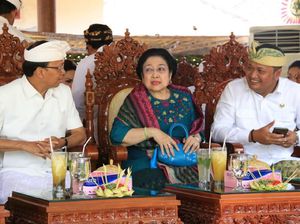 Megawati Hadiri Pelantikan Eks Bupati Gianyar Jadi Pendeta Hindu