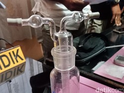 Penggerebekan Kampung Narkoba di Palu, Warga Sambit Aparat dengan Batu