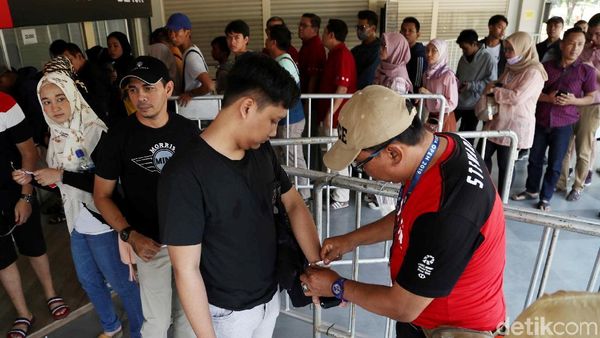 Suasana Terkini Antrean Penonton Indonesia Open 2019