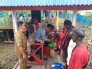 Warga di Sawa Erma Asmat Kini Nikmati BBM Satu Harga
