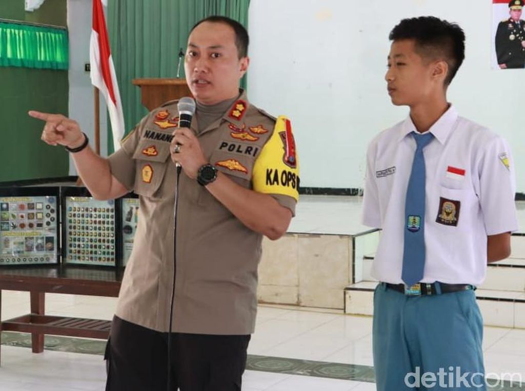 Hari Kedua Sekolah, Polres Tuban Sosialisasi Bahaya Narkoba ke Pelajar Hari Kedua Sekolah, Polres Tuban Sosialisasi Bahaya Narkoba ke Pelajar