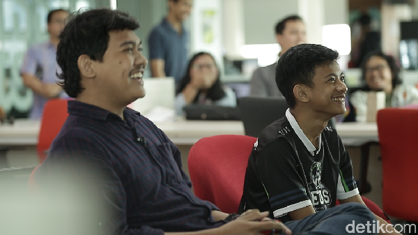 Serunya Momen Adu PES Rizky Faidan vs Jagoan detikcom