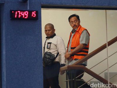 Tangan Diborgol, Nurdin Basirun Diperiksa Perdana