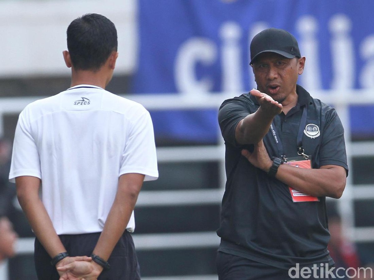 Pelatih Tira Persikabo, Rahmad Darmawan, memuji PSM Makassar. (Foto: Rifkianto Nugroho/detikSport)