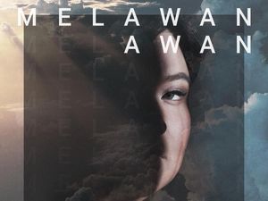 Eksplorasi Sisi Melankolis Shena Malsiana dalam Melawan Awan
