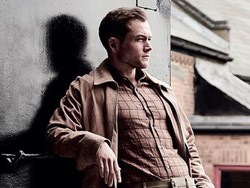 Taron Egerton Pingsan di Panggung Teater, Bikin Fans Khawatir