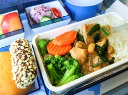 Obat Kangen, Traveler Bisa Pesan Makanan Pesawat ke Rumah