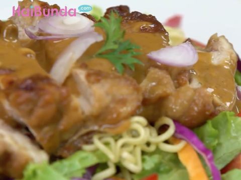 Resep Salad Mi Satai Ayam, 3 Hidangan dalam Satu Piring