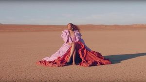 Foto: 9 Gaya Seksi Beyonce di Video Klip Spirit dari The Lion King