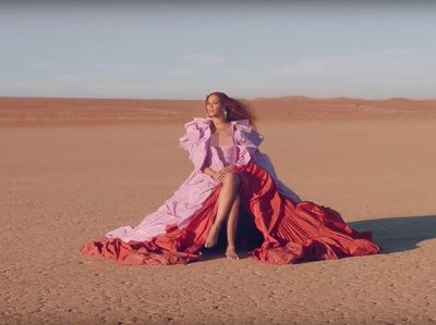 Foto: 9 Gaya Seksi Beyonce di Video Klip Spirit dari The Lion King