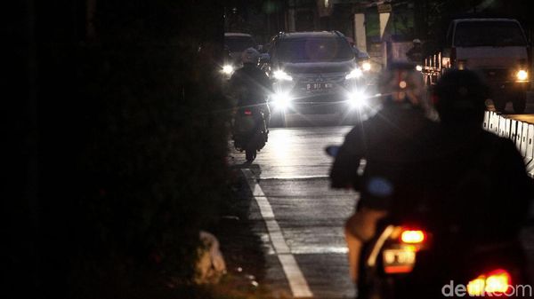 Edan! Pemotor Lawan Arus di Jalur TransJ