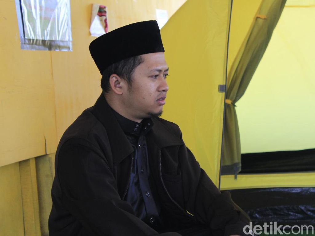 Yopi Firmansyah, Pengamen Jalanan yang Bangun Pesantren Gratis Yopi Firmansyah, Pengamen Jalanan yang Bangun Pesantren Gratis