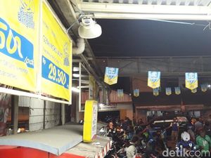 Polisi Pasang Pengeras Suara Tertibkan Ojol di Stasiun Bekasi