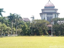 Penyebaran Stiker Jalur Belakang UB Diduga Didalangi Pasutri asal Surabaya