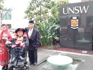 Tak Ada yang Mustahil, Difabel Asal Indonesia Antoni Tsaputra Raih Doktor di Australia Tak Ada yang Mustahil, Difabel Asal Indonesia Antoni Tsaputra Raih Doktor di Australia
