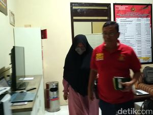 Setelah Diperiksa 4 Jam, Ida Pemosting Jokowi Mumi Akhirnya Ditahan Setelah Diperiksa 4 Jam, Ida Pemosting Jokowi Mumi Akhirnya Ditahan