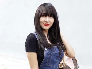 Sahabatan, Lucinta Luna Sedih Adik Boy William Meninggal di Usia Muda Sahabatan, Lucinta Luna Sedih Adik Boy William Meninggal di Usia Muda