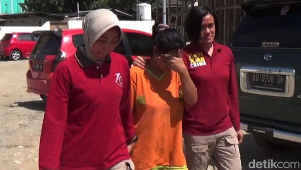 Ini Tampang Wanita Yang Aniaya Anaknya Hingga Tewas