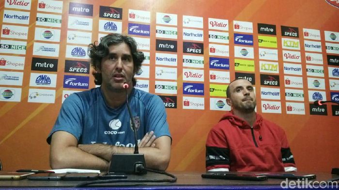Pelatih Bali United Stefano Cugurra Teco berharap wasit saat melawan Persela Lamongan bisa memimpin dengan baik. (Foto: Eko Sudjarwo/detikSport) Pelatih Bali United Stefano Cugurra Teco berharap wasit saat melawan Persela Lamongan bisa memimpin dengan baik. (Foto: Eko Sudjarwo/detikSport)