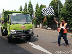 Hino Raih 2 Rekor MURI dari Kompetisi Keselamatan Berkendara Truk