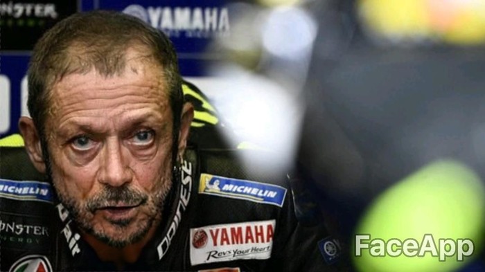 Penampakan wajah Valentino Rossi dikala diedit dengan Aplikasi wajah renta FaceApp yang kekinian (Foto: Istimewa)