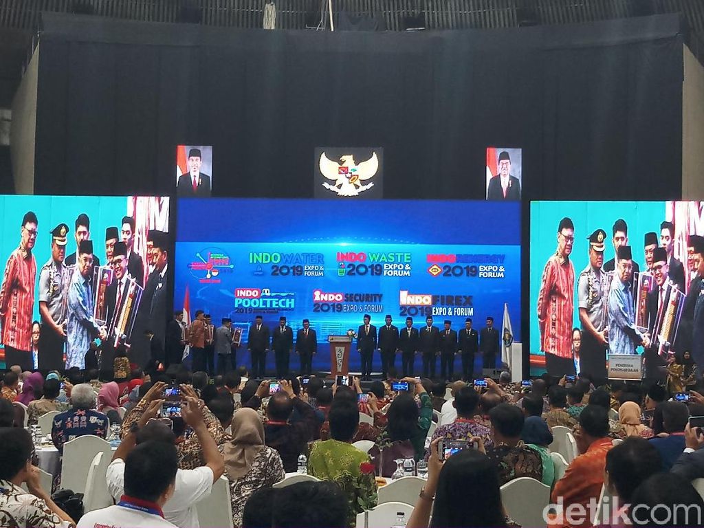 JK Beri Penghargaan ke Sejumlah Kepala Daerah Berprestasi, Ada TGB JK Beri Penghargaan ke Sejumlah Kepala Daerah Berprestasi, Ada TGB