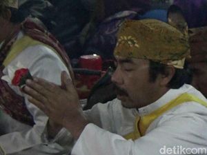 6 Orang Ikuti Seleksi Dukun Pandita di Puncak Upacara Kasada