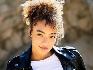 Model Viral Setelah Fashion Show Bikini di Kursi Roda