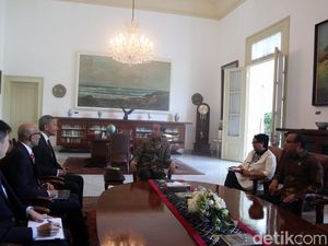 Jokowi Bertemu Menlu Singapura, Dapat Ucapan Selamat Menang Pilpres Jokowi Bertemu Menlu Singapura, Dapat Ucapan Selamat Menang Pilpres
