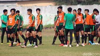 Untuk diketahui Timnas U-19 dijadwalkan akan bertanding melawan Persibo Bojonegoro pada Kamis (18/7/2019) sore. Sementara melawan Deltras Sidoarjo pada Sabtu (19/772019) malam. Selain itu Timnas U-19 juga akan bertanding melawan Persekabpas Pasuruan pada Senin (22/7/2019) sore.