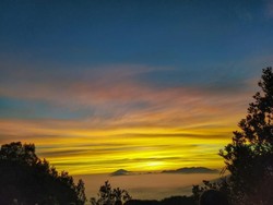 Siapa yang Tak Kangen Naik Gunung Papandayan?