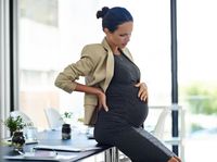 sakit pinggang saat hamil 9 bulan apakah tanda akan melahirkan 11