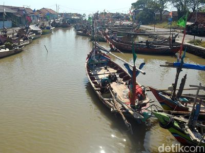 Cuaca Buruk, Nelayan di Cirebon Tidak Melaut