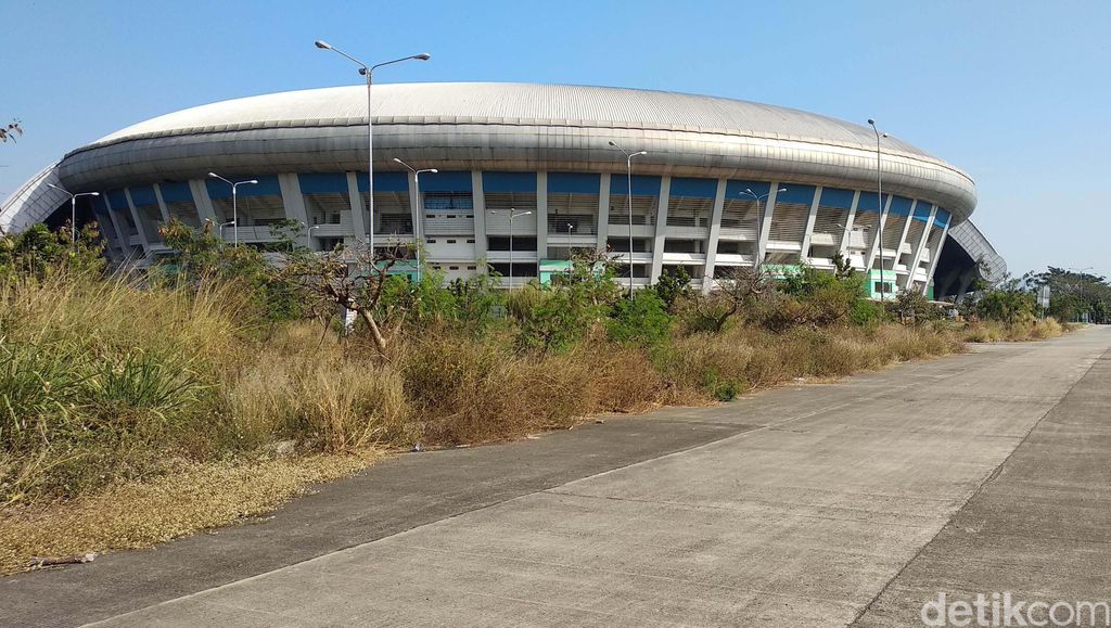 Stadion Stadion Yang Terbengkalai Bak Berhantu Di Indonesia