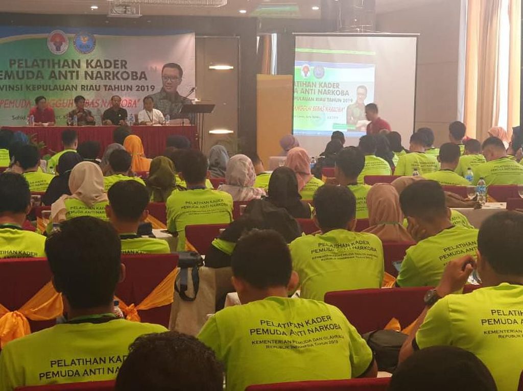 Ratusan Peserta Ikuti Pelatihan Anti Narkoba di Batam Ratusan Peserta Ikuti Pelatihan Anti Narkoba di Batam