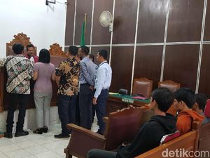 Sidang Praperadilan Ganti Rugi 4 Pengamen Korban Salah Tangkap Ditunda Sidang Praperadilan Ganti Rugi 4 Pengamen Korban Salah Tangkap Ditunda