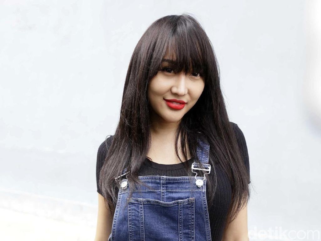Dibandingkan Dena Rachman, Ini Kata Lucinta Luna Dibandingkan Dena Rachman, Ini Kata Lucinta Luna