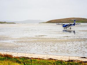 Foto: Pantai yang Jadi Landasan Pacu Pesawat