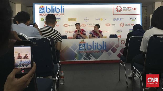 Permainan Huang Kai Xiang/Liu Cheng sempat terganggu dengan aksi suporter Indonesia.