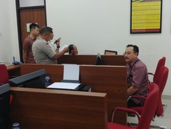 Hakim yang Dipukul Pengacara TW Masih Buat Laporan di Polres Jakpus