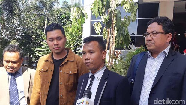 Rivelino sang mantan pacar polisikan Lucinta Luna