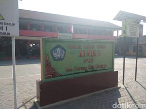 Semburan Lumpur Bikin SD di Sidoarjo Ini Tak Dapat Siswa Baru Semburan Lumpur Bikin SD di Sidoarjo Ini Tak Dapat Siswa Baru
