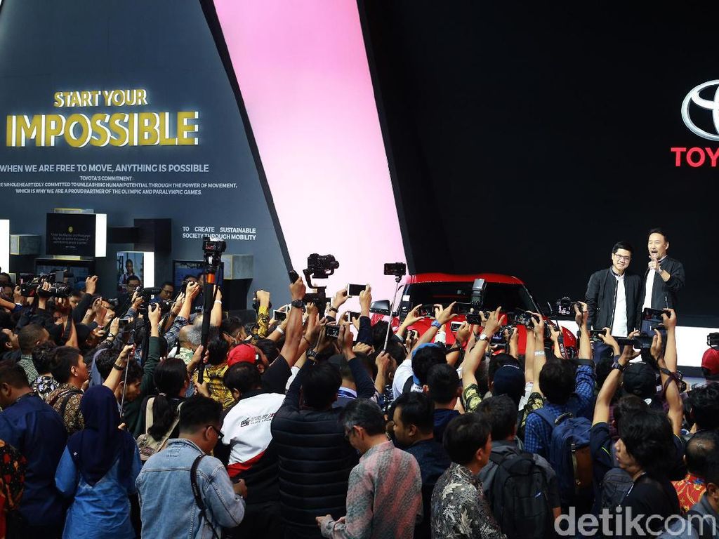 SUV Medium China Sudah Punya Voice Command Bahasa, Toyota Kapan? SUV Medium China Sudah Punya Voice Command Bahasa, Toyota Kapan?