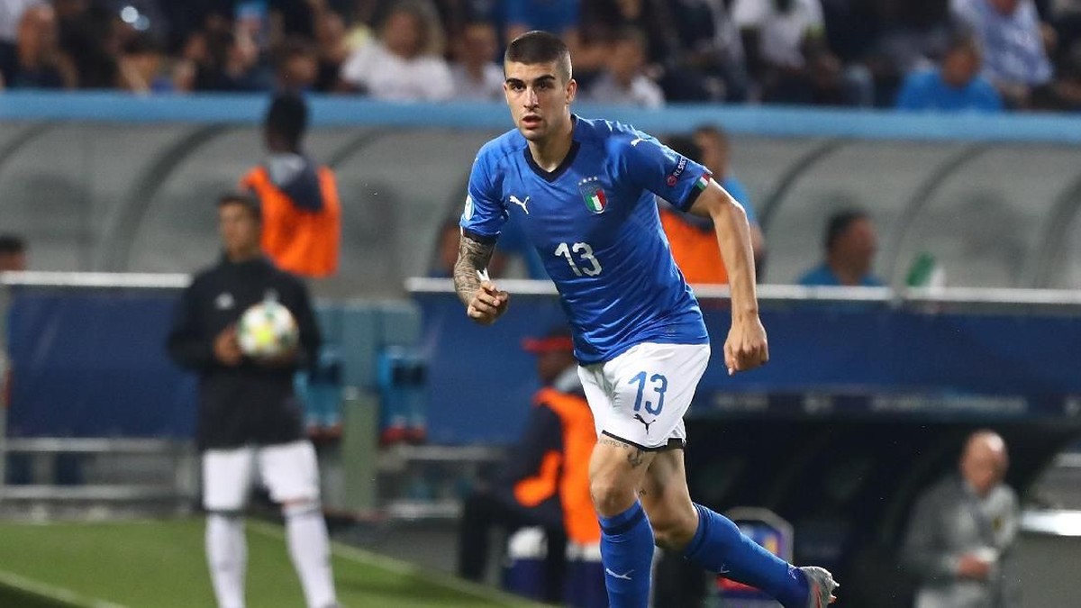 AS Roma merekrut bek baru, Gianluca Mancini (Foto: Marco Luzzani/Getty Images)