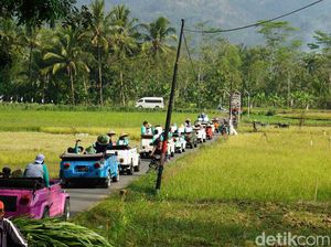 Foto Menembus Pedesaan Magelang dengan Mobil VW Camat