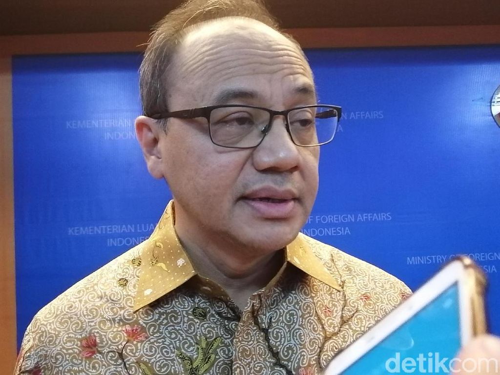 Pembakar Bendera Merah Putih Tinggal di Malaysia, Kemlu Koordinasi ke KBRI Pembakar Bendera Merah Putih Tinggal di Malaysia, Kemlu Koordinasi ke KBRI